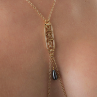 cos92-b-collier-seins-hieroglyphe-amour-or
