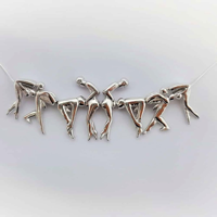 ROSEBUDS-NECKLACE-8-MEN-02